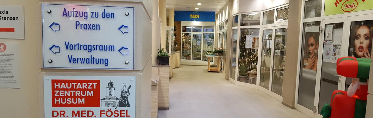 Injektionsbehandlung gegen Falten in Husum bei Hautarzt Zentrum Husum Dr. Med. Fösel - Hautarzt am Marktplatz in Husum