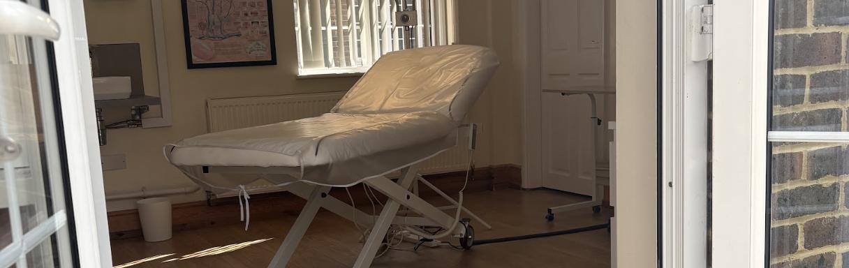 Injectables treatment for wrinkles in Crawley at Glow Aesthetics by Dora