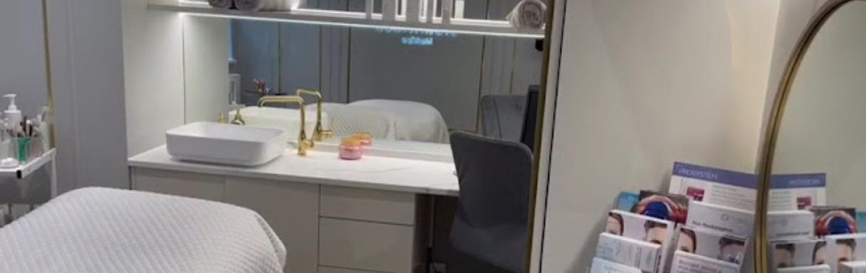 Injectables treatment for wrinkles in Bracknell at CrownWood MediSpa