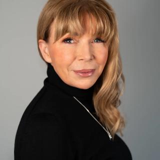 Julia Hurt