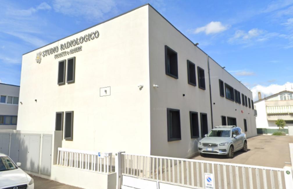 Dott. LUIGI BROCCHI A E S T H E T I C S & C O S M E T I C S M E D I C I N E - A N G I O L O G Y