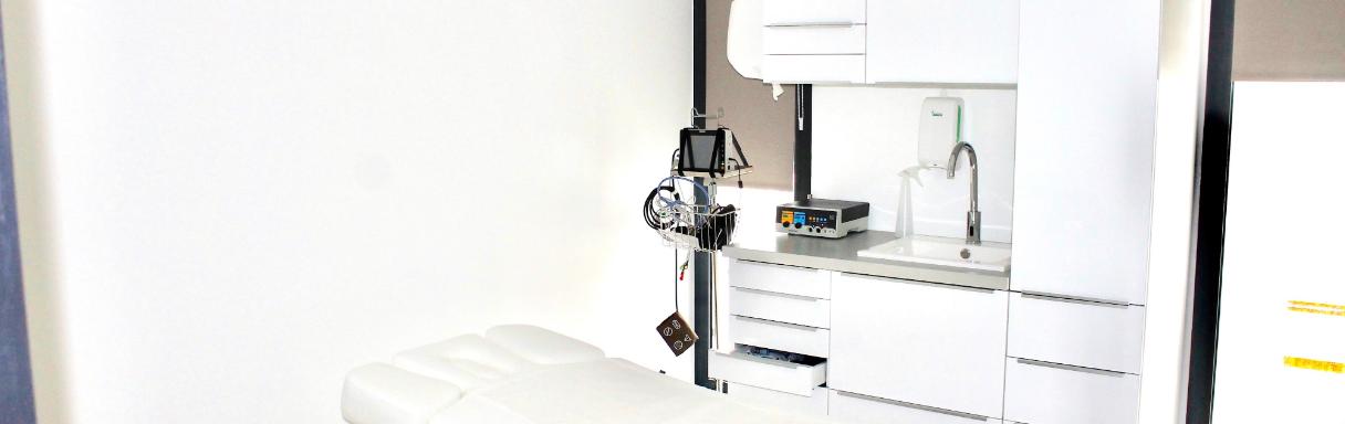 Traitement injectable contre les rides à Carry-le-Rouet chez Docteur ROYER Emmanuelle - -Chirurgie et médecine esthétique - seins, liftings