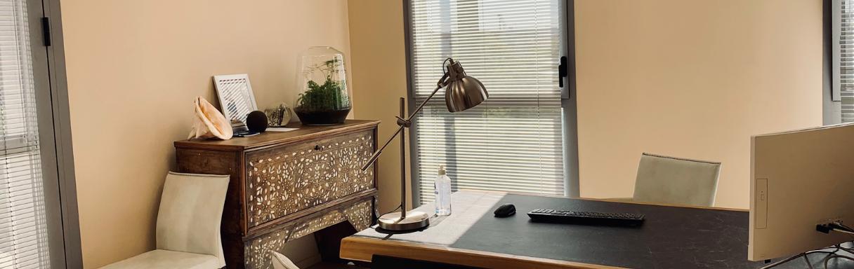 Traitement injectable contre les rides à Coteaux-du-Blanzacais chez Dr Benoit Henault Plastic Surgery