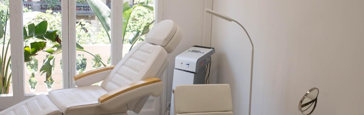Tratamiento de inyectables para arrugas en Barcelona en RegenElit Clinic | Medicina Estetica y Regenerativa | Sueroterapia| Especialistas en Cicatrices de Acné