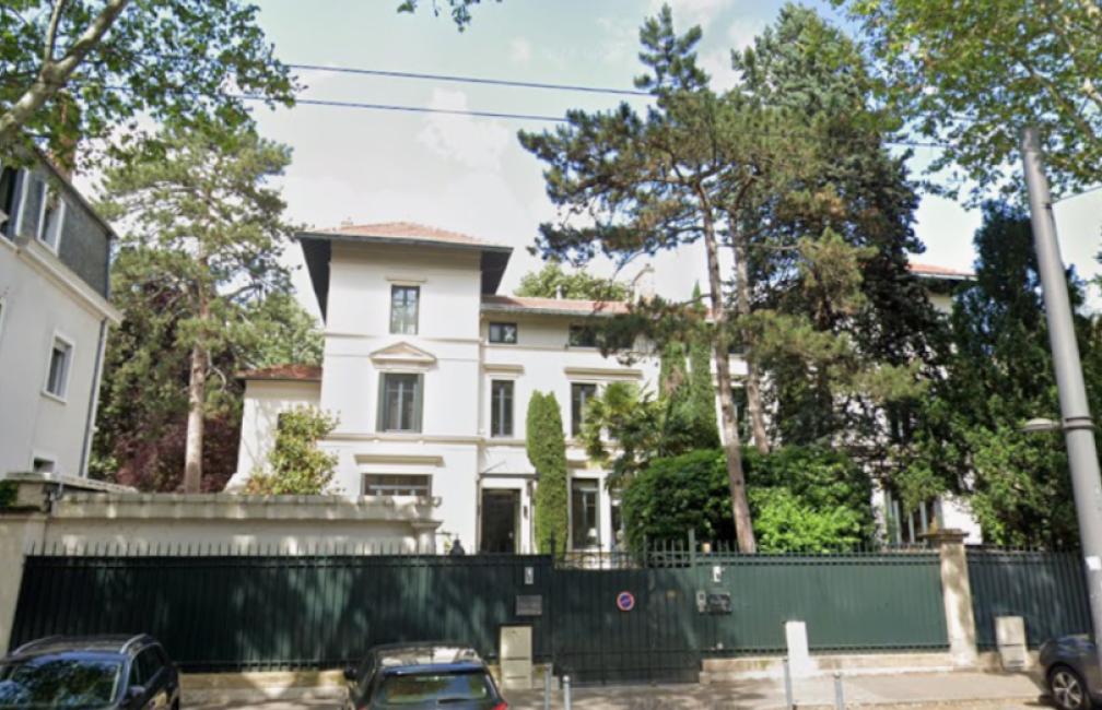 Niforos cosmetic surgery clinic