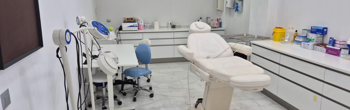 Tratamiento de inyectables para arrugas en Dos Hermanas en Clínica de Injerto Capilar en Dos Hermanas - Model Bell