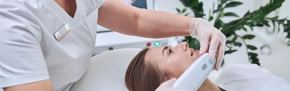 Tratamiento de inyectables para arrugas en Sevilla en LUXIA | Clínica de Medicina y Cirugía Estética Sevilla