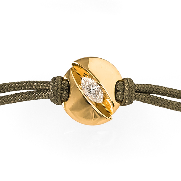 Jubiläumsarmband 750/000 Roségold mit einem Diamanten im Navetteschliff 0,15ct. tw/vsi.