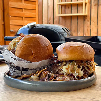 Smashed Burger mit gegrillten Champignons