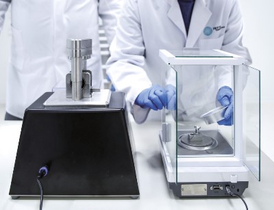 Mit der F Lab lassen sich Pulver- und Tabletteneigenschaften umfassend und benutzerfreundlich charakterisieren, Bilder: Fette Compacting