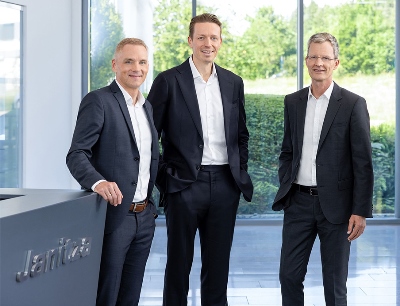 Die Janitza-Geschäftsführung stellt den neuen strategischen Rahmen bis 2030. v.l.n.r.: CEO Alexander Veidt, CSO Michael Kadziela, Inhaber und Geschäftsführer Markus Janitza, Bild: Janitza