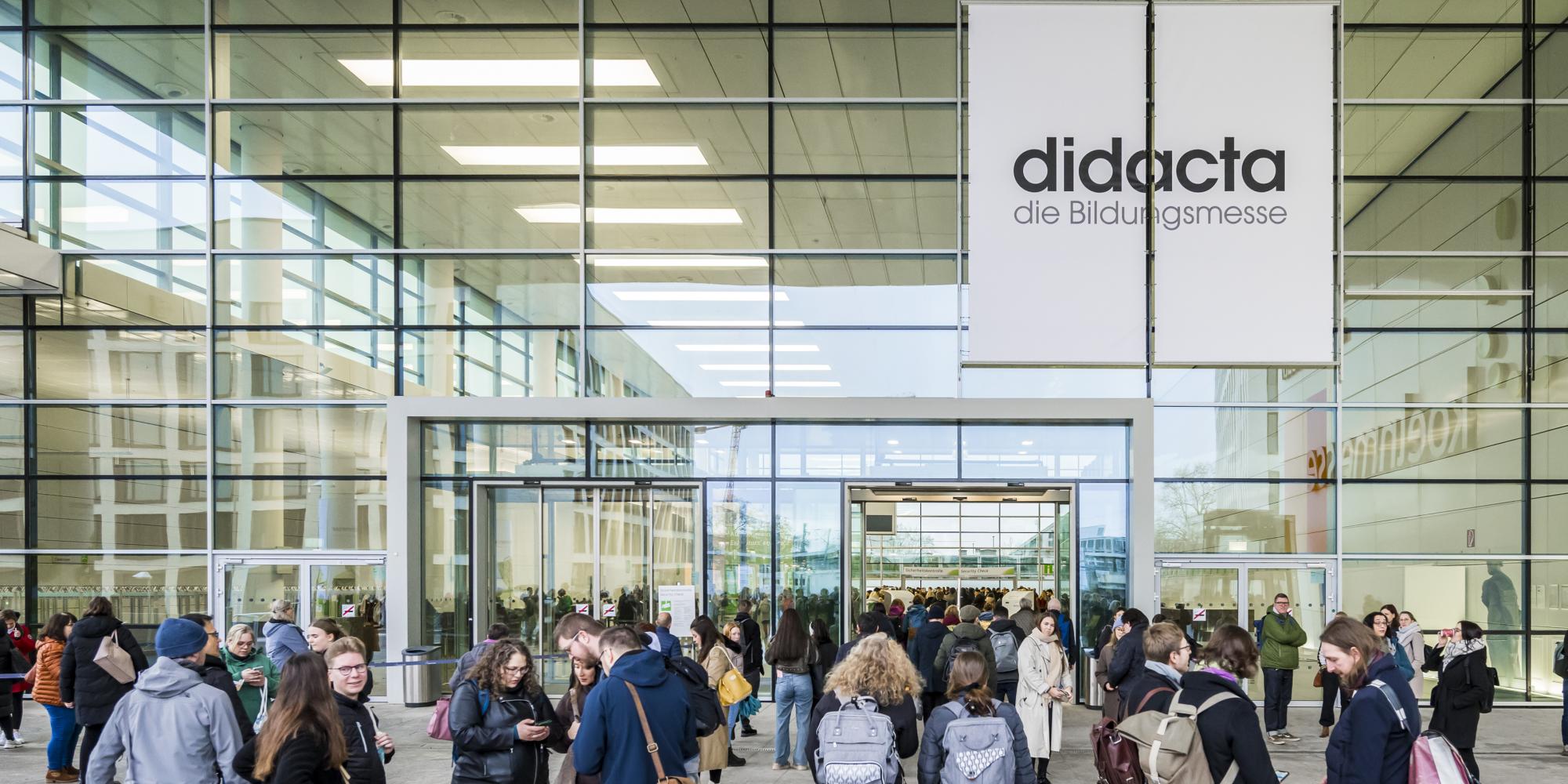 Impression von der didacta 2024, Eingang Süd. Quelle: didacta-koeln.de