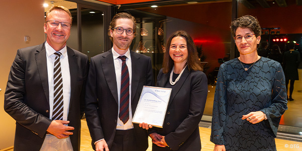 Preisverleihung 2025: Mario Schiffer, Nathanael Raschzok, Magdalena Griegal (Biotest), Martina Koch