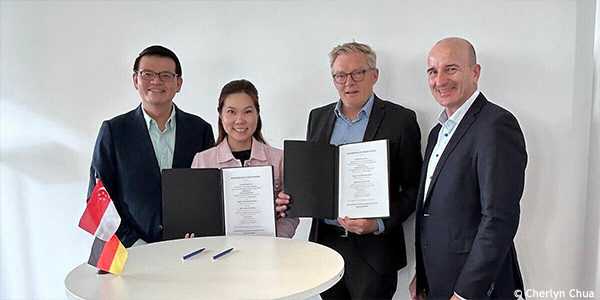 Unterzeichnung des MoU – V.l.n.r.: Alan Yeo, Clarice Chen, Prof. Christopher Baum, Thomas Gazlig