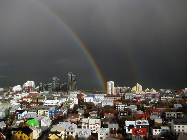 Island mit Regenbogen