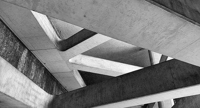 Betonstützen © Robert Keane auf Unsplash