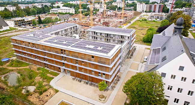 Standbild aus dem Film der Bildungsoffensive „Auf Holz bauen“ über das Collegium Academicum © Moritz Wetzig / AKBW