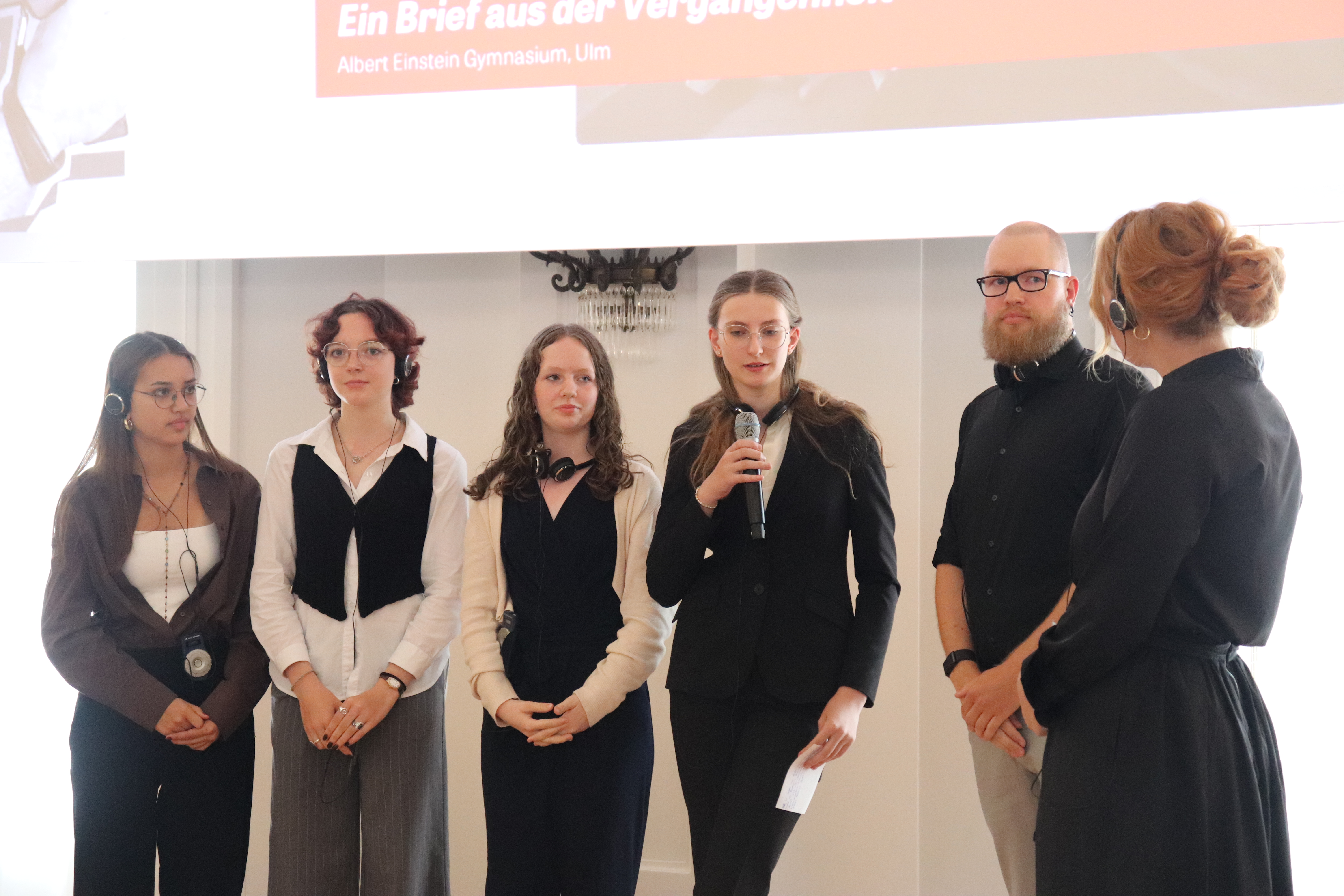 Junge Menschen zu Europa