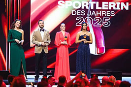  Darja Varfolomeev (2.v.r.) | Foto: Tom Weller