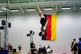 Adrian Thomson gewinnt Tumbling-Cup | Foto: Tim Dannenberg