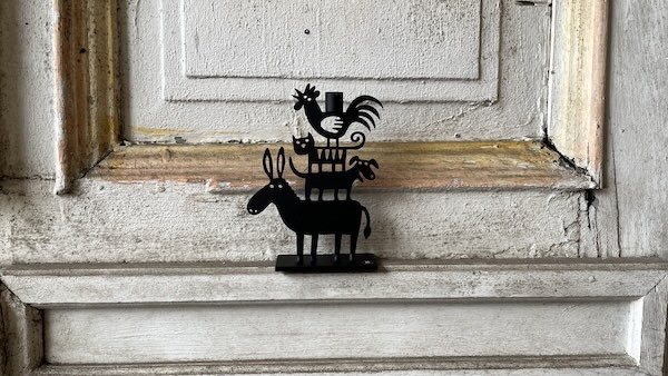 600 pixels wide image