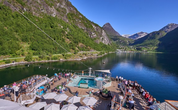 600 pixels wide image