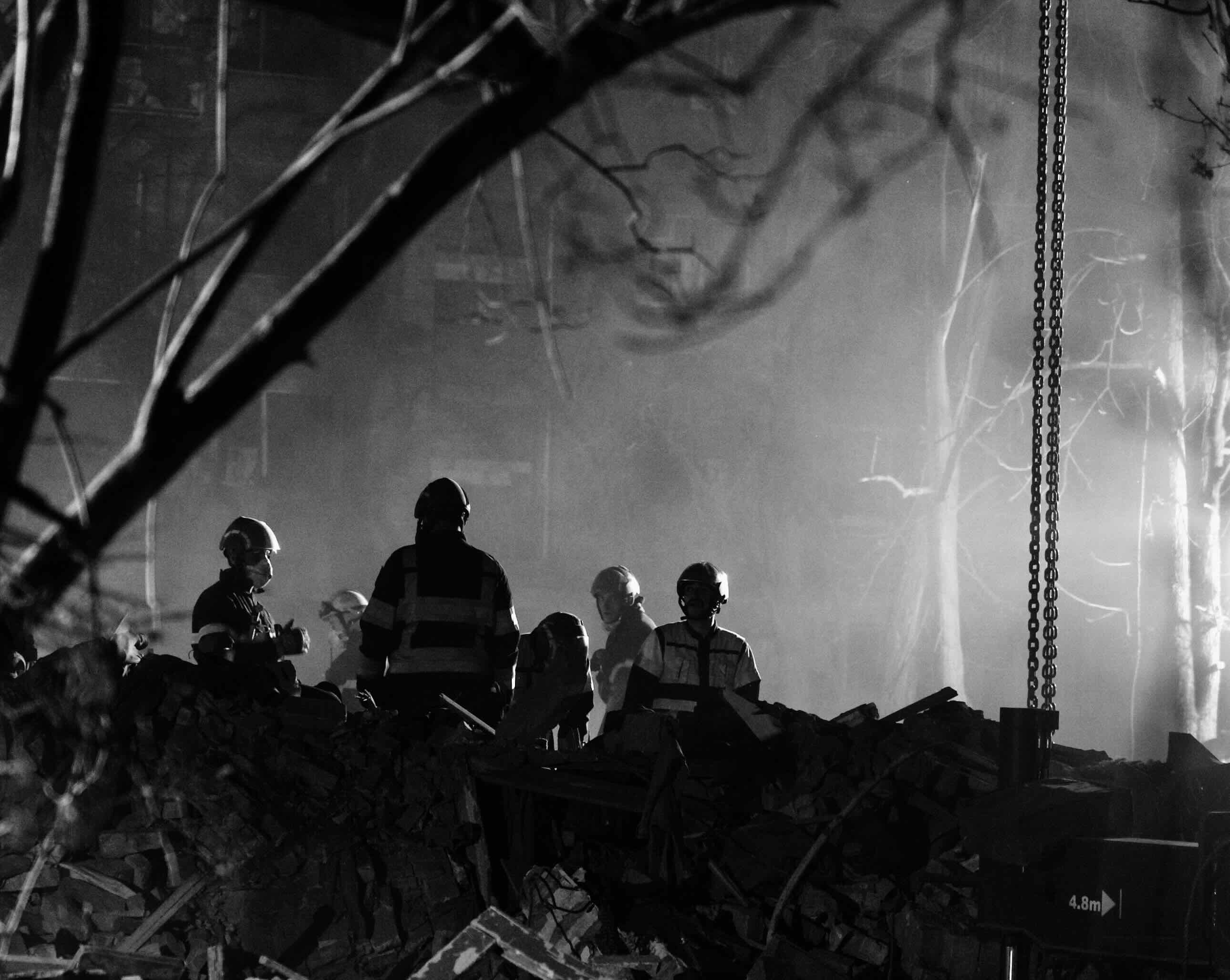 Nach einem Raketenagriff im April 2025 in Kyjiw. 12 Menschen sterben in dieser Nacht.