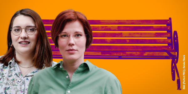Leonie Köhler und Frederike Navarro vor einer rot gefärbten Parkbank