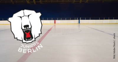 Foto einer Eislaufbahn, davor das Logo der Eisbären Juniors