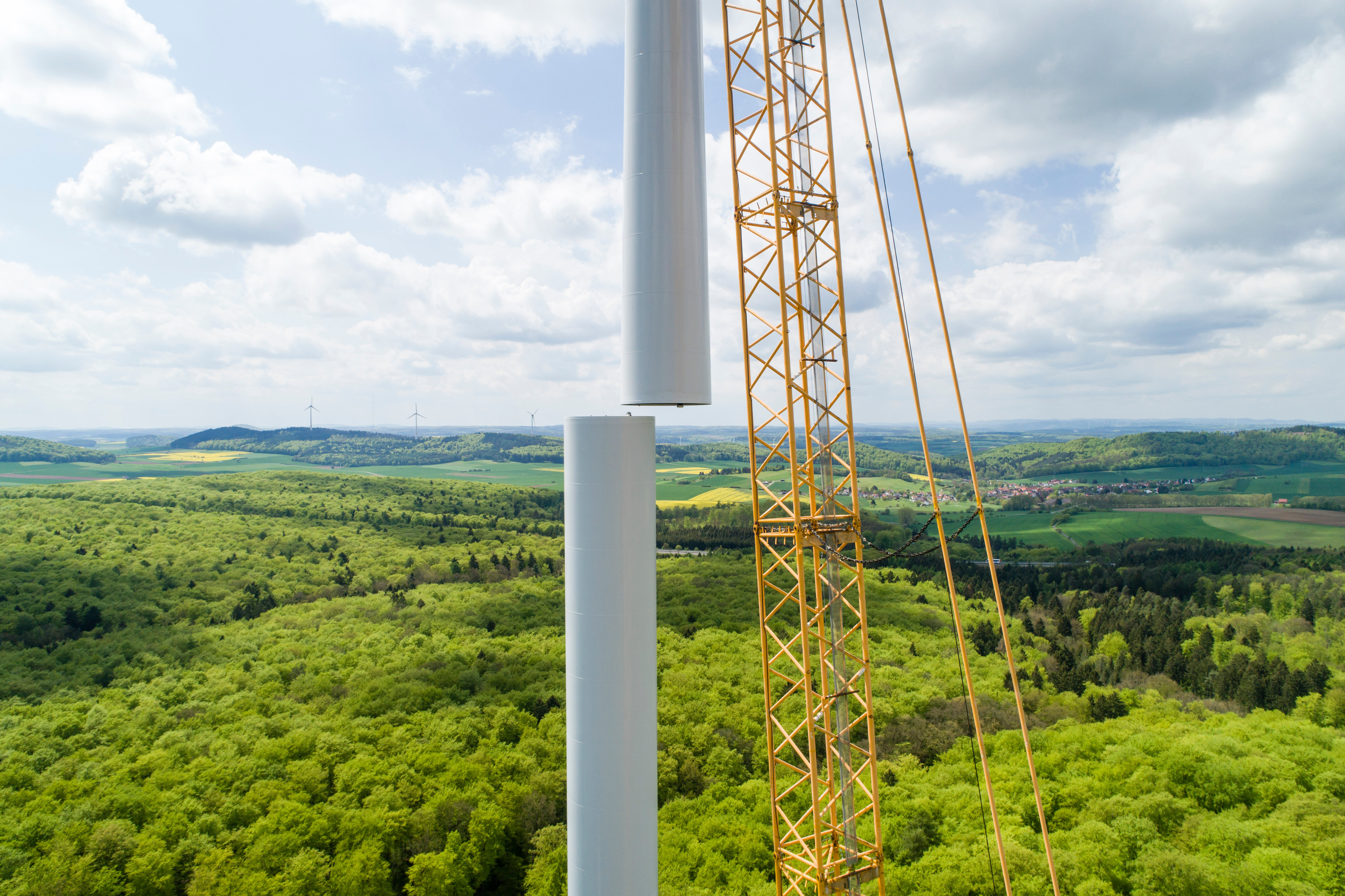 Symbolbild Aufbau eines WEA-Turms