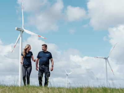 Personen im Windpark