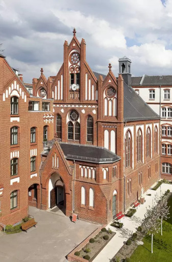 Katharinenstift mit Kirche Mater Dolorosa