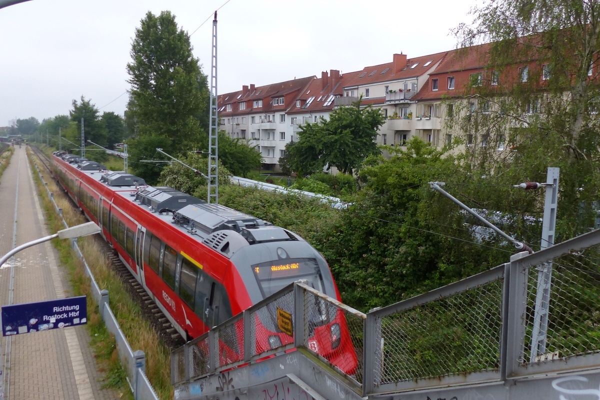 Brücke am S-Bahnhof Parkstraße | Foto: Amt für Umwelt- und Klimaschutz