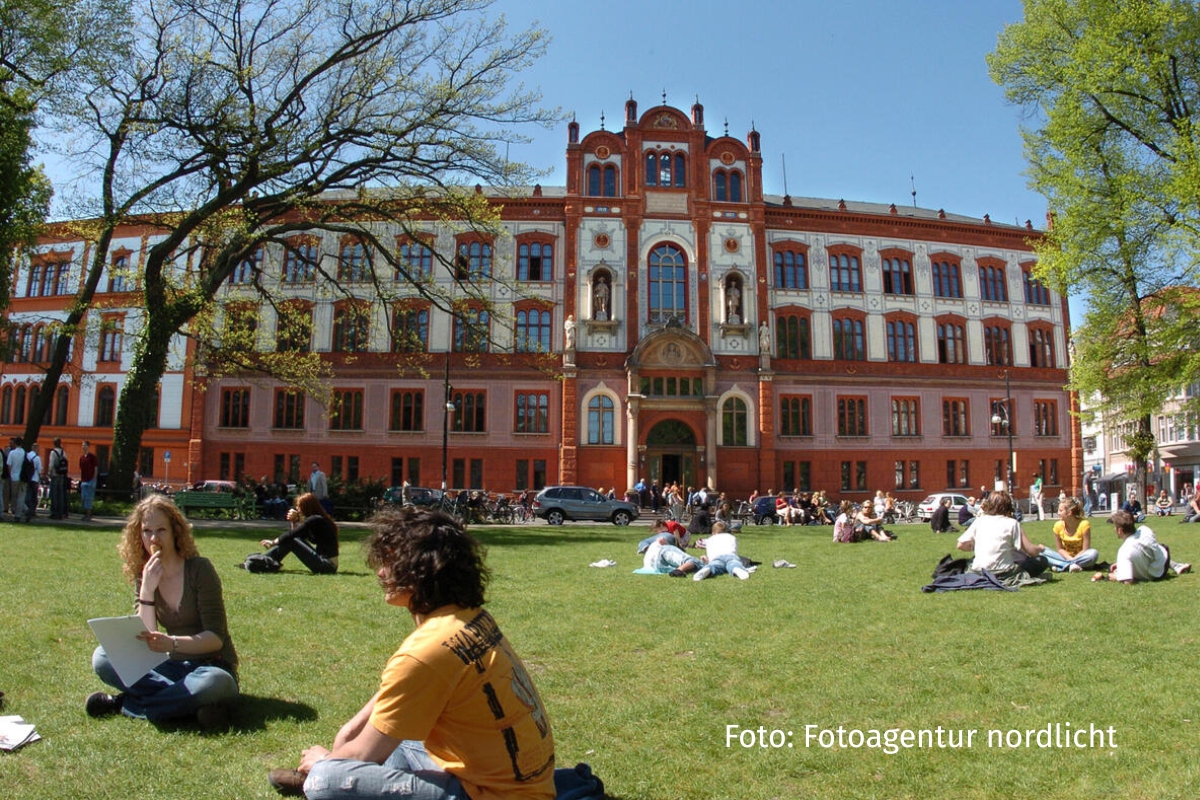 Universitätsplatz Rostock. | Foto: Fotoagentur nordlicht