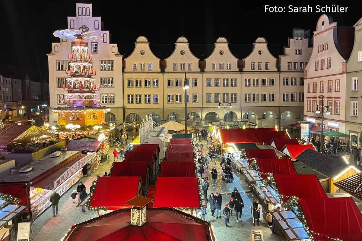 Auch in diesem Jahr war die Arbeitsgemeinschaft „Jugendschutz“ auf dem Rostocker Weihnachtsmarkt präsent. | Foto: Sarah Schüler