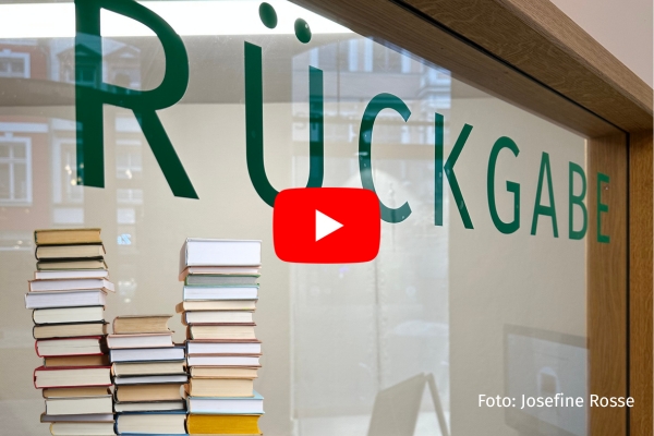 Ab 16.März kann ein Großteil der in der Stadtbibliothek Rostock ausgeliehene Medien schon ab 8 Uhr zurückgegeben werden. Hierfür steht der Rückgabeautomat im Foyer des Haupthauses in der Kröpeliner Straße zur Verfügung. Foto: Josefine Rosse