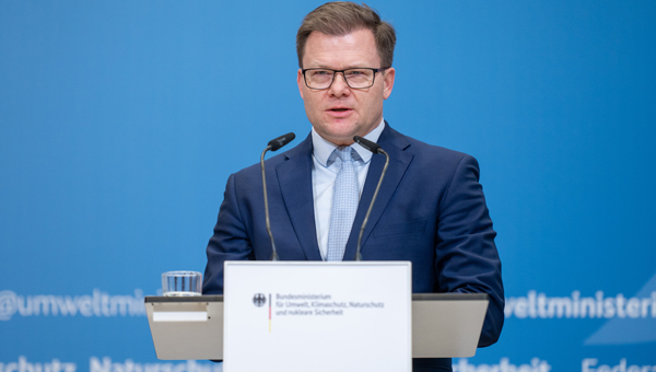 Carsten Schneider am Rednerpult