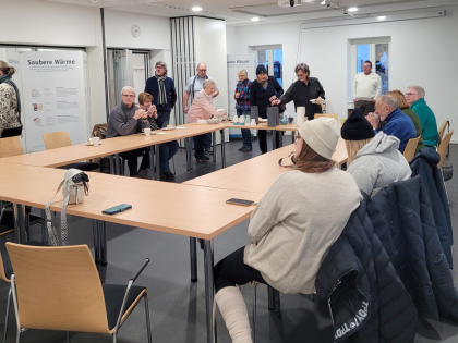Kaffeetrinken mit Kuchen im Stadtteilbüro zum Abschluss der Zechenführung