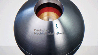 Ansicht des Deutschen Nachhaltigkeitspreises in Form einer Kugel.