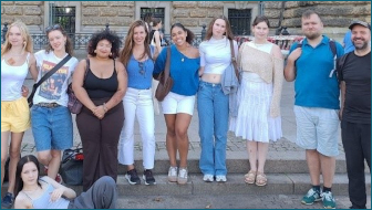 Gruppenfoto von Teilnehmerinnen und Teilnehmer des Projekts "Move On! Deine Chance in Europa!"