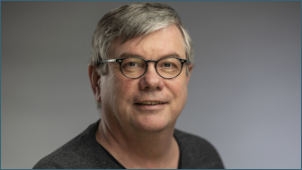 Porträtfoto von Andreas Bartels.