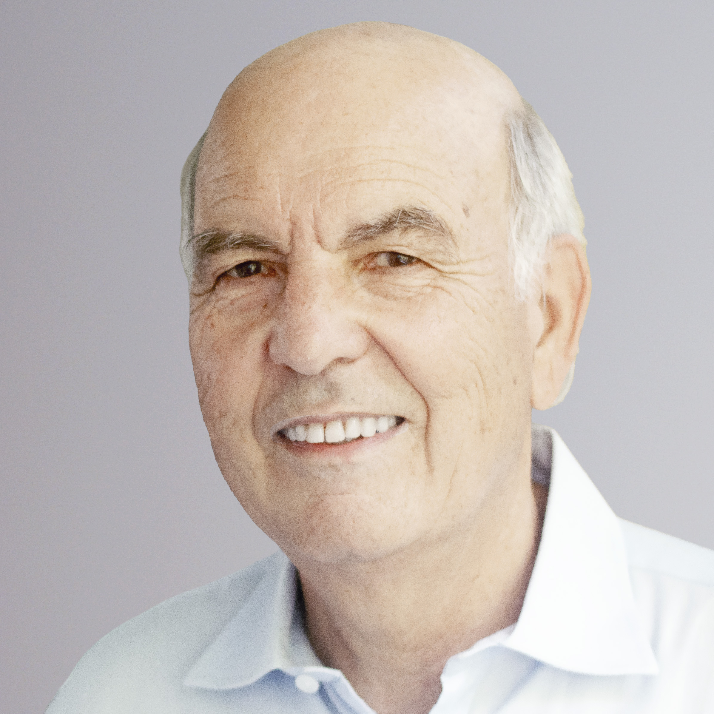 Ich habe in diesem Jahr sowohl im Symposium als auch in anderen Begegnungen in den Ausbildungen und in meinen Beratungsprojekten erfahren dürfen, wieviel Bedarf es nach gemeinsamen, sicheren Lern- und Denkräumen gerade in angespannten Zeiten es gibt. Mich berührt sehr, dass viele unserer Ausbildung-Alumni artop als einen Ort begreifen, an dem sie das finden können. Ich bin demütig angesichts dieses Auftrags, aber auch sehr dankbar für die Wertschätzung und Zuneigung, die wir hier empfangen.