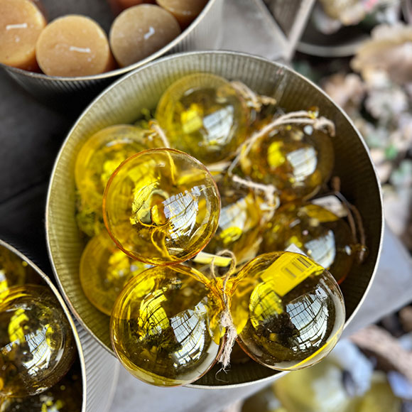 Weihnachtsdeko im Lebensraum Garten