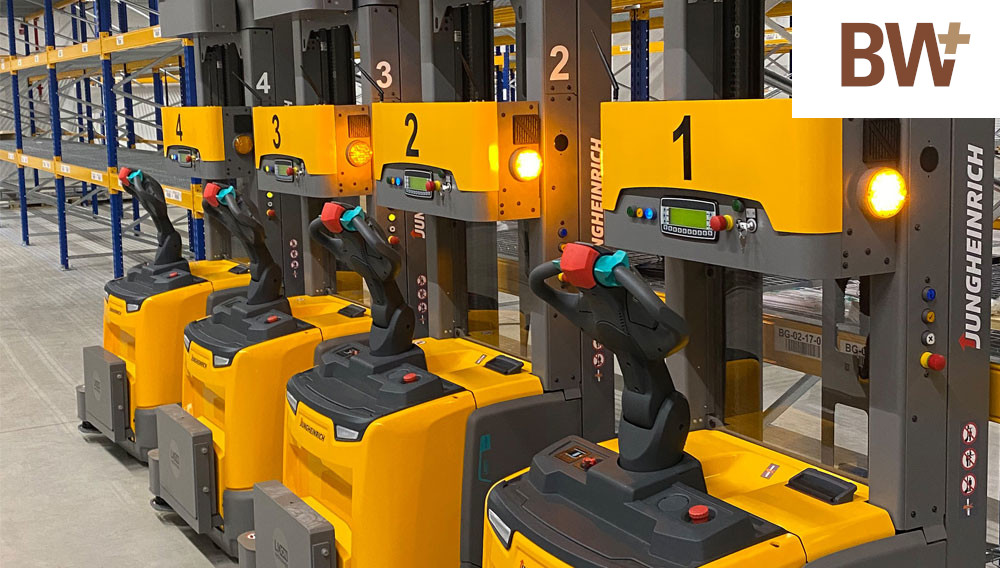 Fahrerlose Transportfahrzeuge (FTF) in einem Lager