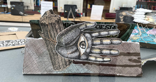 Kunstobjekt in Bibliothek