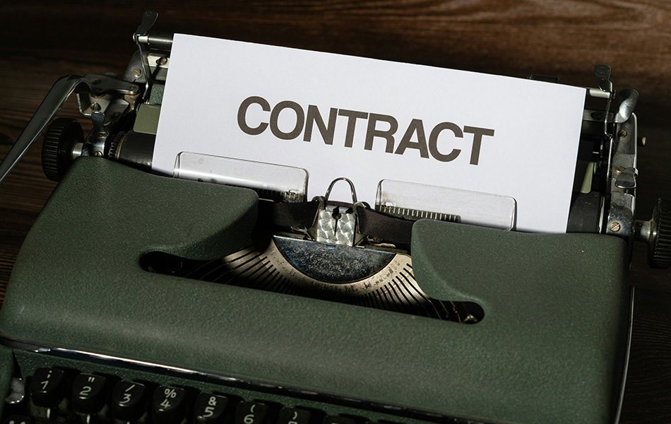 Schreibmaschine mit Zettel CONTRACT