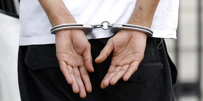 Kénitra : arrestation d’un mineur après une tentative de vol avec faux colis piégé