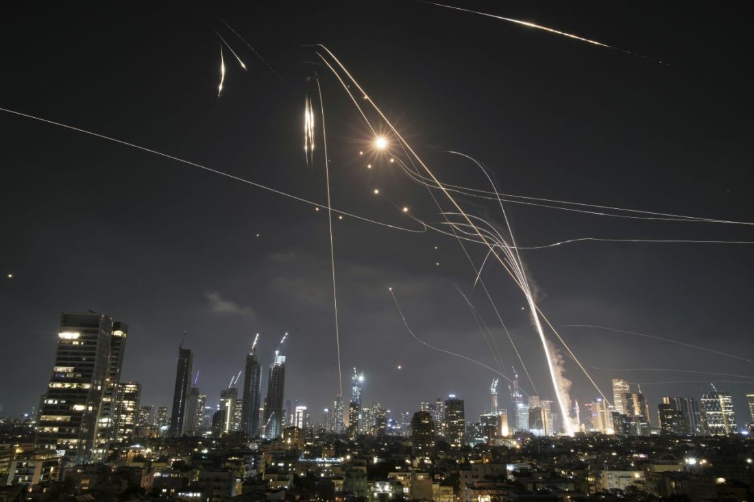 Israël vise Téhéran, l’Iran promet une riposte sévère