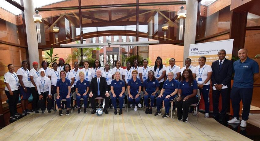 Infantino en visite à Rabat pour renforcer la formation et le football africain