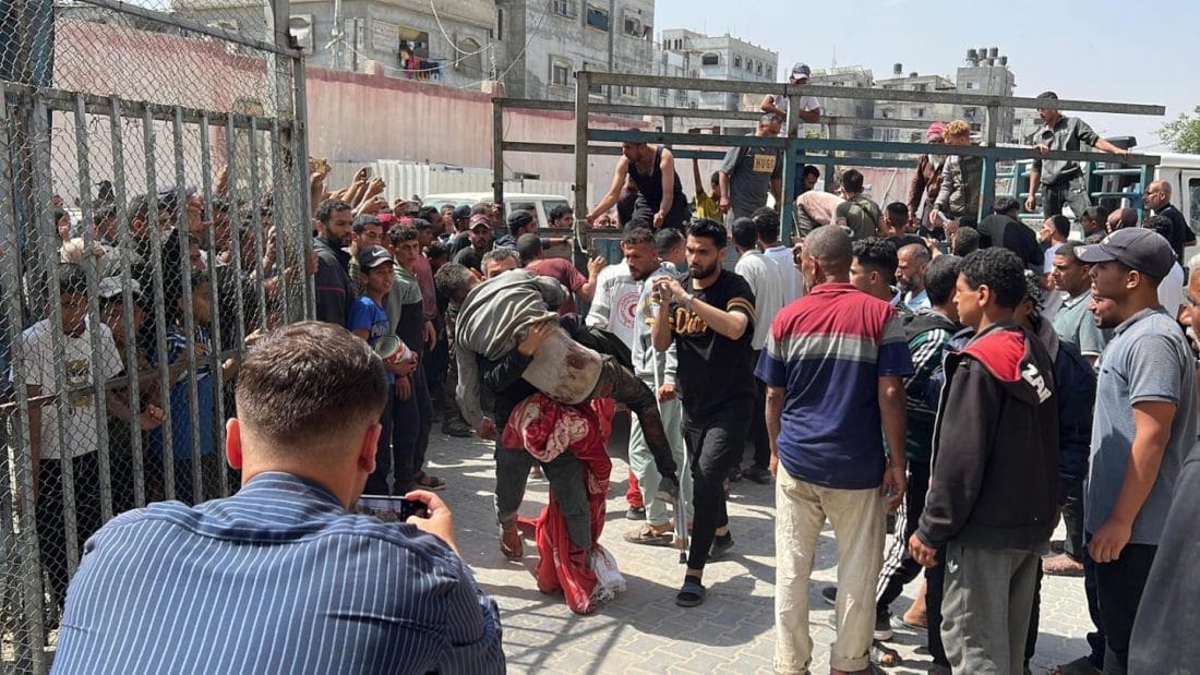 Gaza : des civils tués par des tirs israéliens alors qu’ils attendaient une aide humanitaire